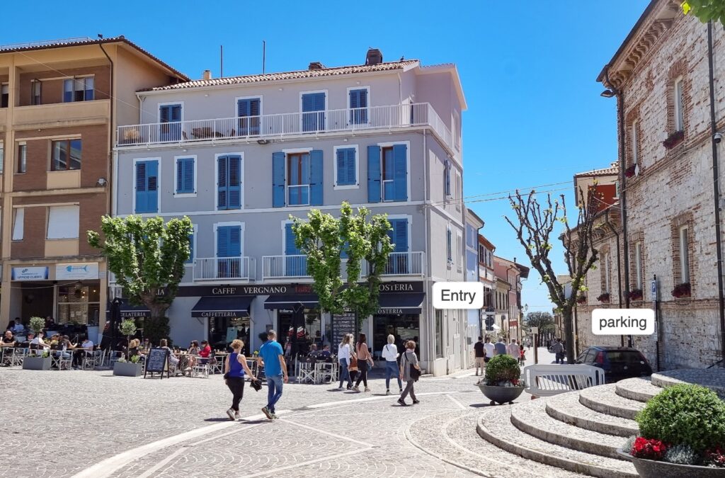 Viverenumana si trova nel palazzo centrale di Numana